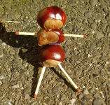 Figur aus Kastanien basteln