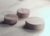 Maus aus Holzscheiben basteln