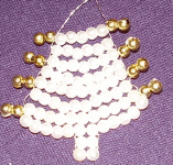 Tannenbaum aus Perlen basteln