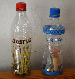 Spardose aus Plastikflaschen basteln