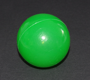 Osterhase aus einem Plastikball basteln