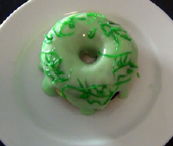 Adventskranz aus einem Donut basteln