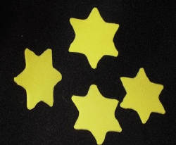 Weihnachtskarte mit Mossgummi-Sternen basteln