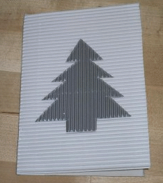 Weihnachtskarte aus Wellpappe basteln